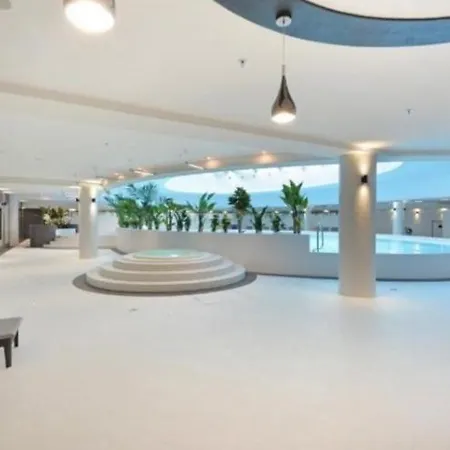 Hanza Tower Gold - 24 Pool & Appartamento *