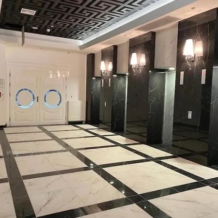Hanza Tower Gold - 24 Pool &